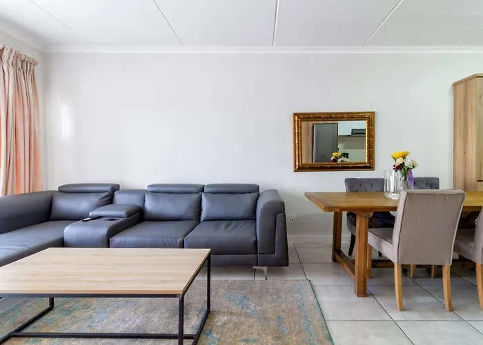 Lovely 2 Bed @Theblyde