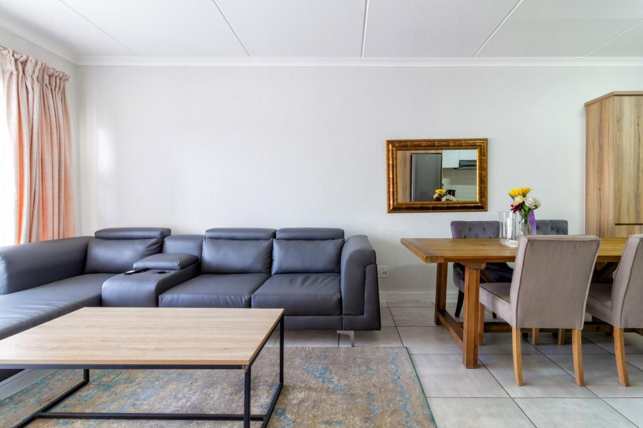 Apartment Lovely 2 Bed @theblyde Pretoria
