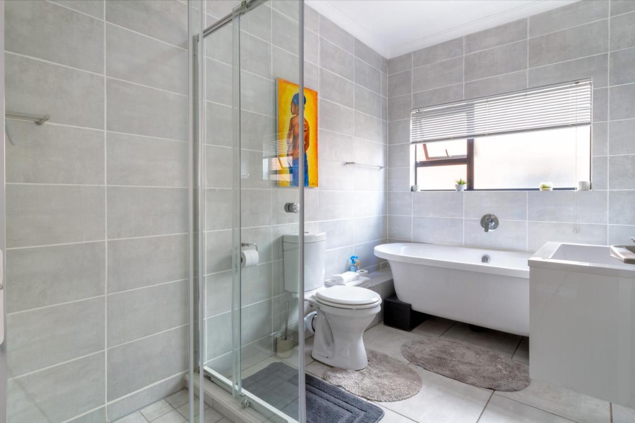 Lovely 2 Bed @theblyde * Pretoria